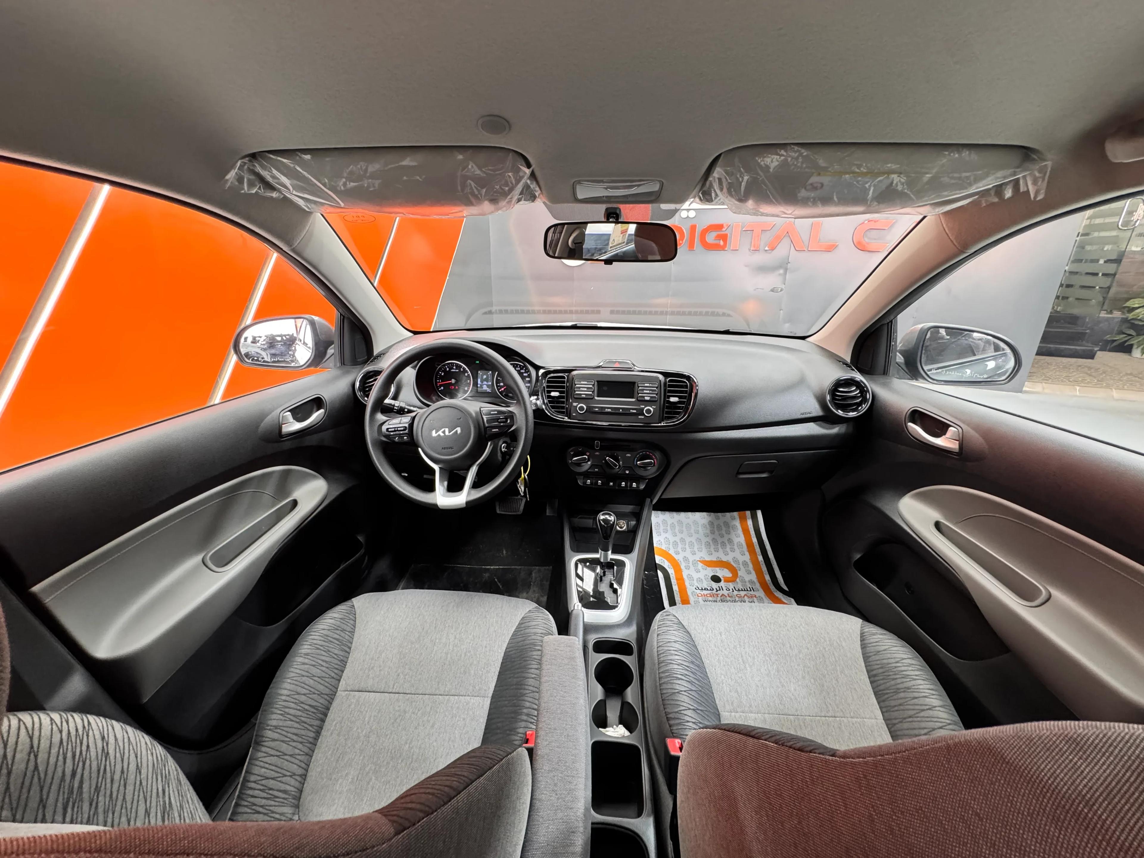 interior frontLeft