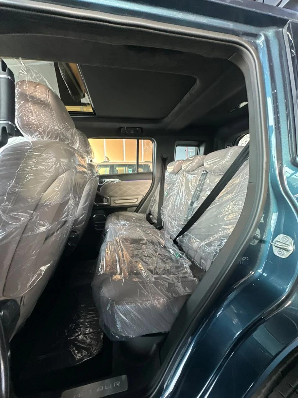 interior frontRight